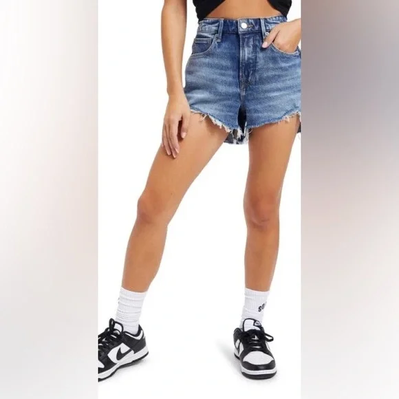 Good American Good Girlfriend Short in Indigo109 Women’s Size 16 - Picture 1 of 5